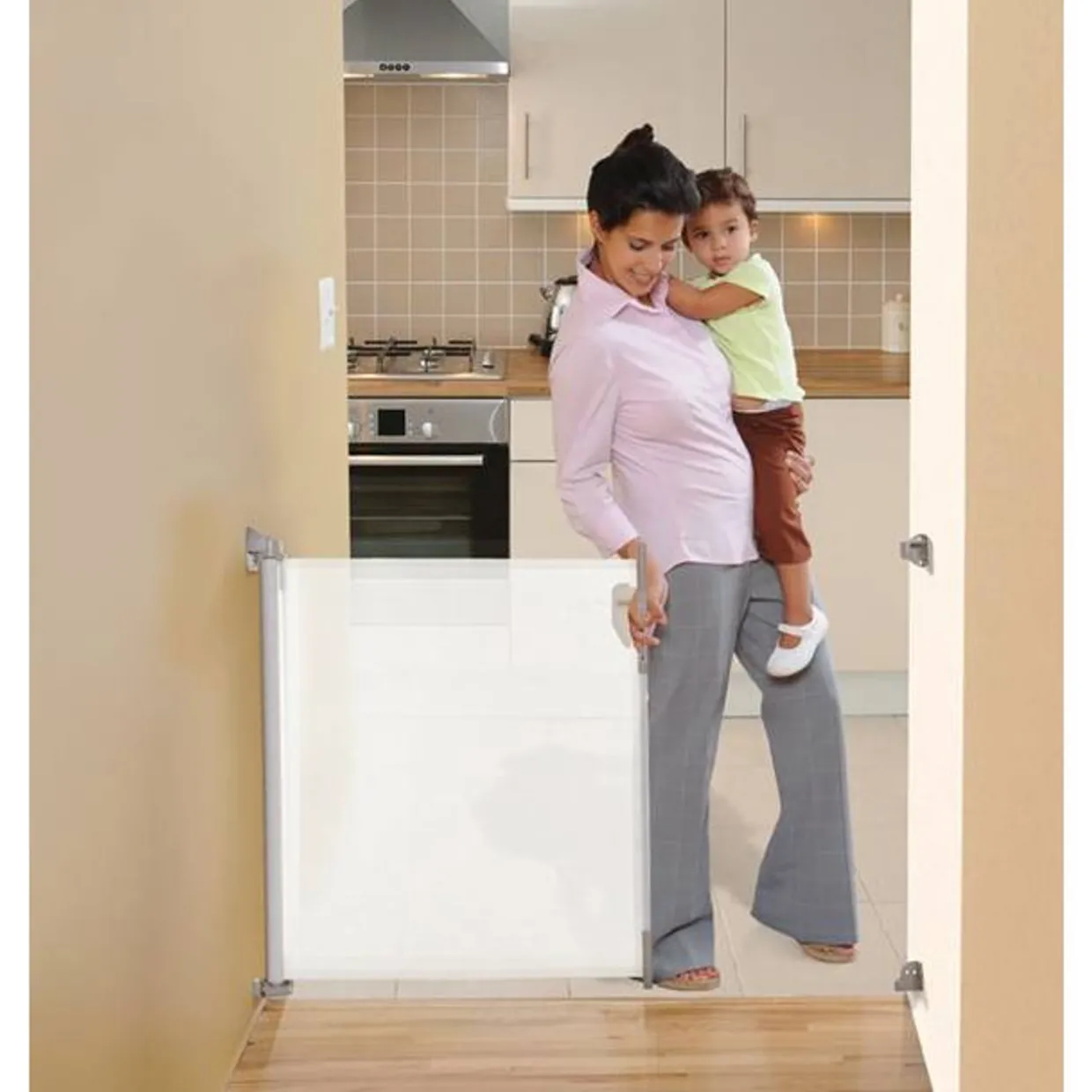 Dreambaby Retractable Gate - White