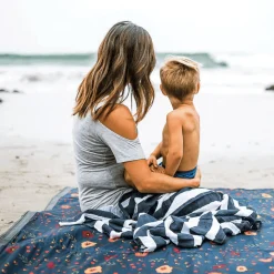 Little Unicorn - Outdoor Picnic Blanket - 5 x 7 (ft)