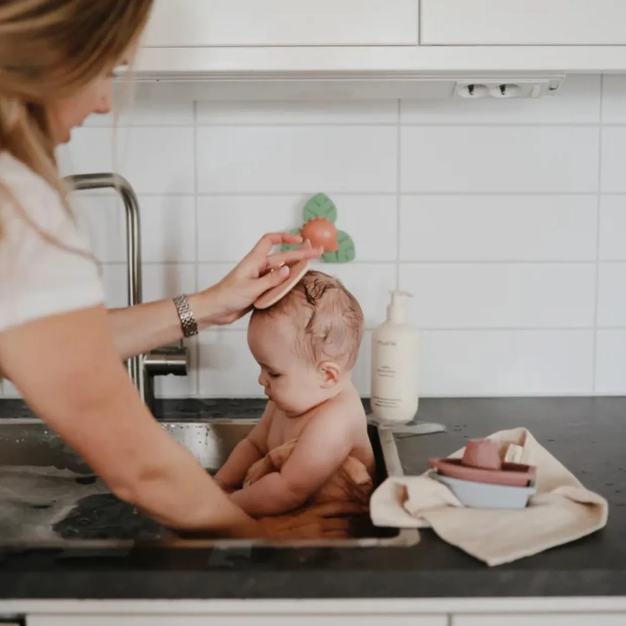 Mushie Cradle Cap Brush 2pk