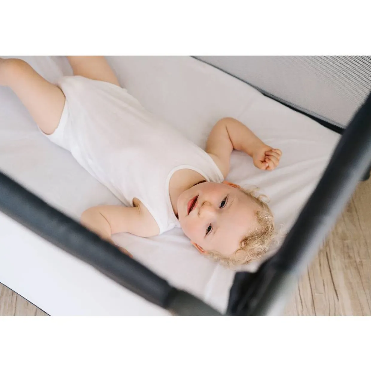 Quest Solo Portacot - Grey