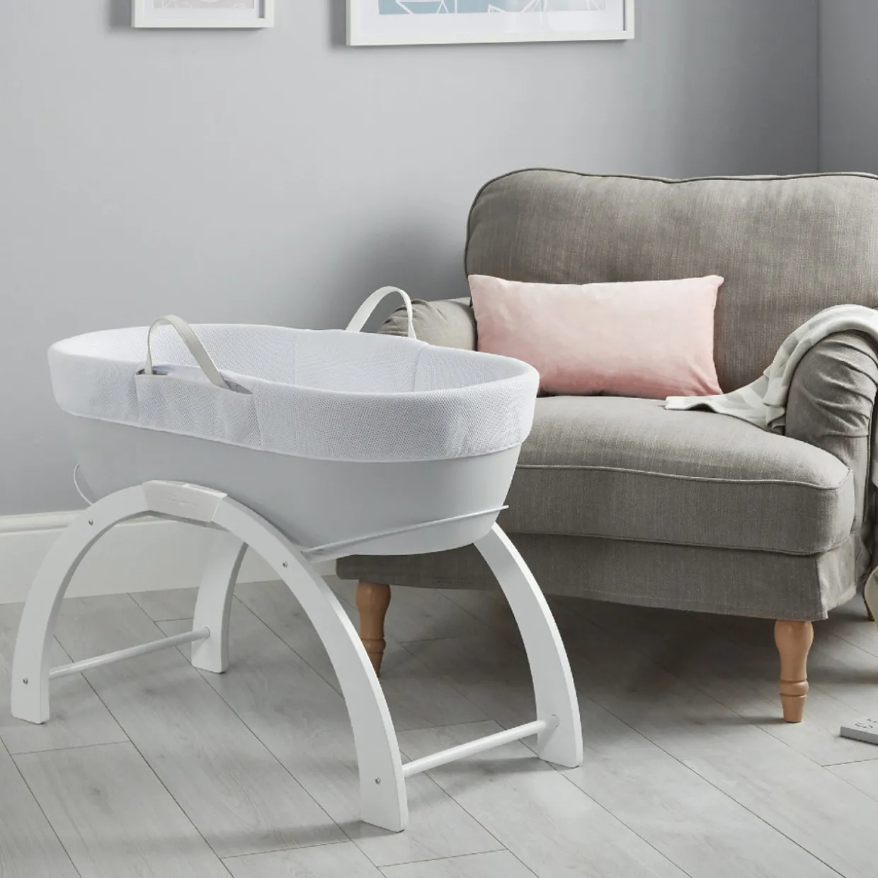 Shnuggle Dreami Moses Basket