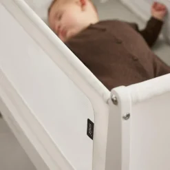 SnuzPod5 Bedside Bassinet