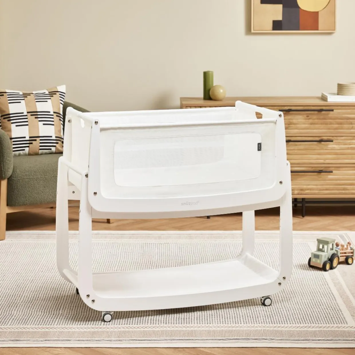 SnuzPod5 Bedside Bassinet