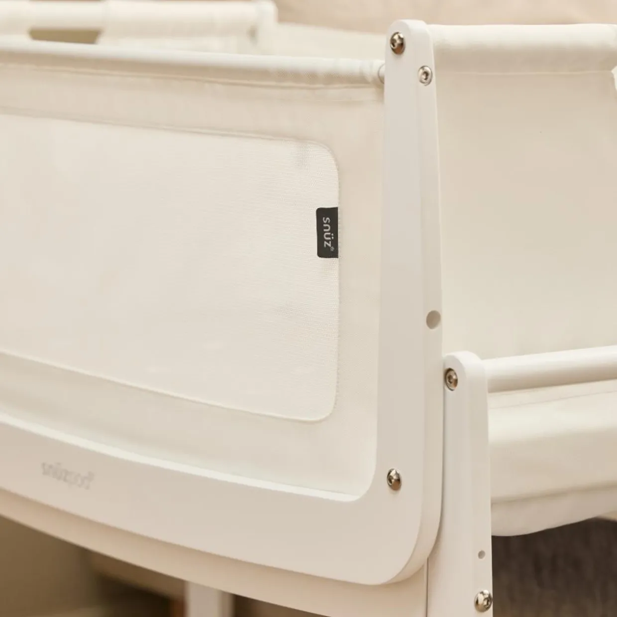 SnuzPod5 Bedside Bassinet