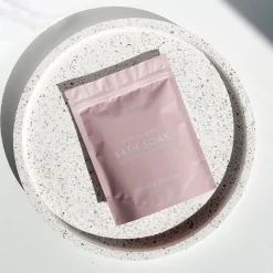 The Skin Kitchen - Vanilla Rose Bath Soak - Clearance